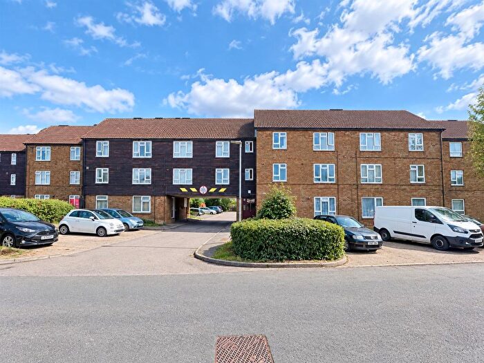 2 Bedroom Flat To Rent In Landau Way, Turnford, EN10