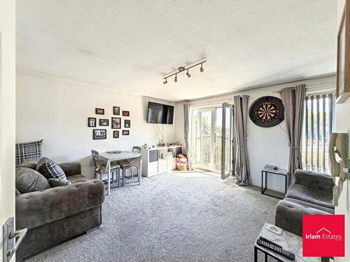 2 Bedroom Flat For Sale In Rixtonleys Drive, Irlam, M44