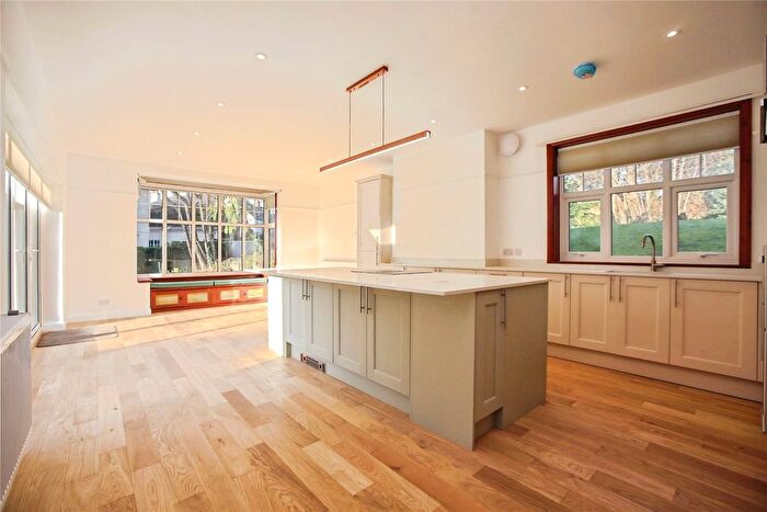 5 Bedroom Detached House To Rent In Queens Road, Cheltenham, Gloucestershire, GL50