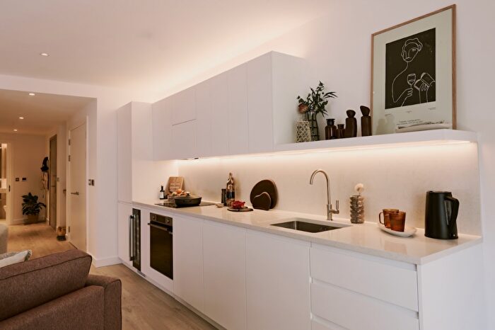 2 Bedroom Apartment To Rent In New Drum Street, Tower Hamlets, London, E1