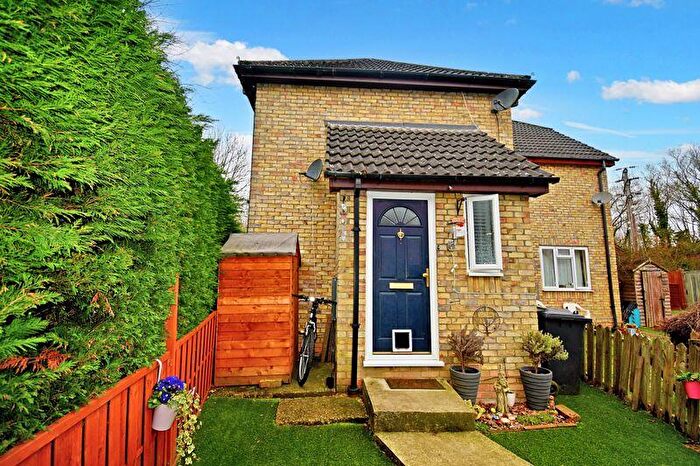 2 Bedroom Semi-Detached House To Rent In Renown Way, Chineham, RG24