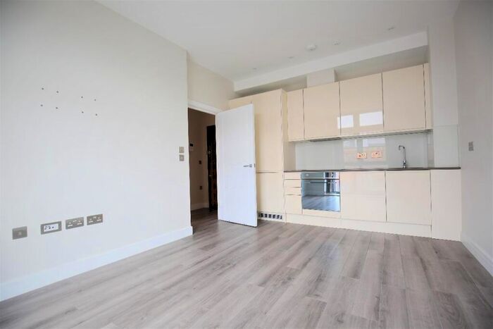 1 Bedroom Flat To Rent In Bridge Court, Bridge Street, Hemel Hempstead, HP1