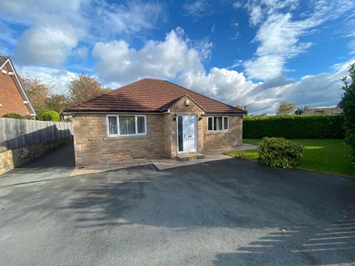 3 Bedroom Detached Bungalow To Rent In Howard Avenue, Lindley, Huddersfield, HD3