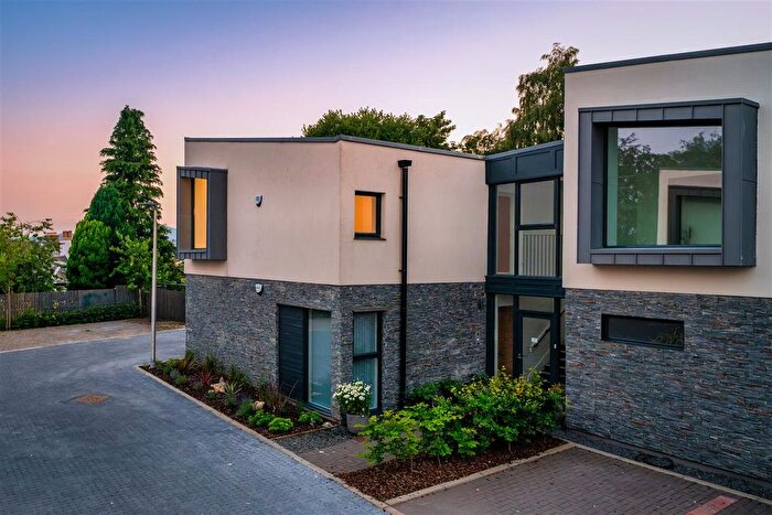 2 Bedroom Flat For Sale In Mcglashan Gardens, Crieff, PH7
