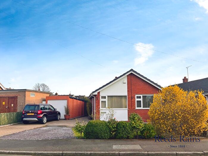 2 Bedroom Bungalow For Sale In Willow Drive, Sandbach, Cheshire, CW11