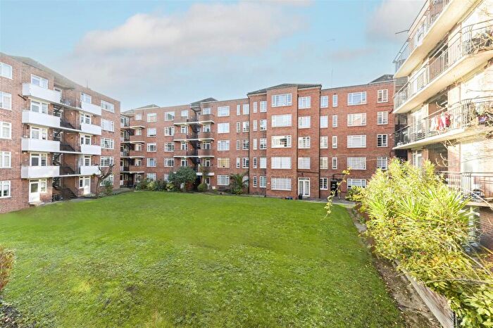 2 Bedroom Flat To Rent In Townshend Court, London, NW8
