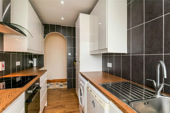 2 Bedroom Flat To Rent In Greenfern Road, Aberdeen, AB16