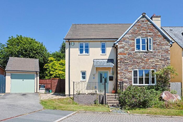 4 Bedroom Detached House For Sale In Menabilly Close, Callington, Cornwall, PL17