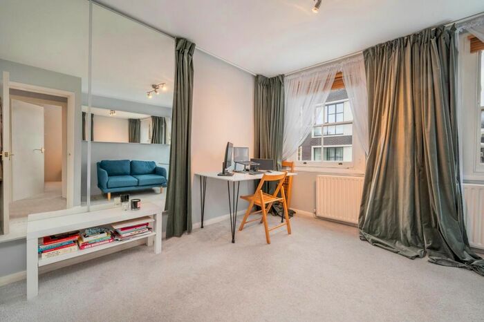 1 Bedroom Flat To Rent In Cleveland Street, Fitzrovia, London, W1T