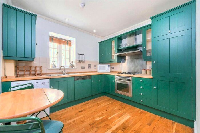 1 Bedroom Flat To Rent In Shorts Gardens, Covent Garden, London, WC2H