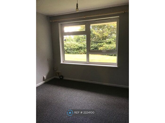 1 Bedroom Flat To Rent In Randlay, Telford, TF3