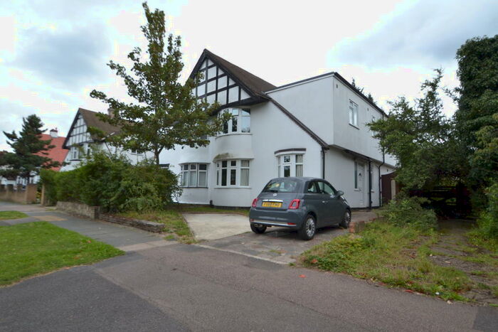 4 Bedroom Semi-Detached House To Rent In Southborough Lane, Bromley, Greater London, BR2