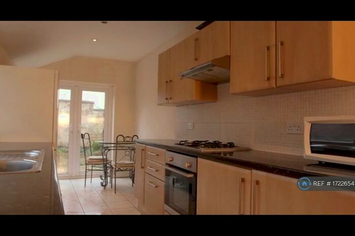 3 Bedroom Terraced House To Rent In Ernestville Road, Bristol, BS16