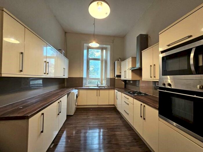 3 Bedroom Flat To Rent In Kenmuir Street, G41