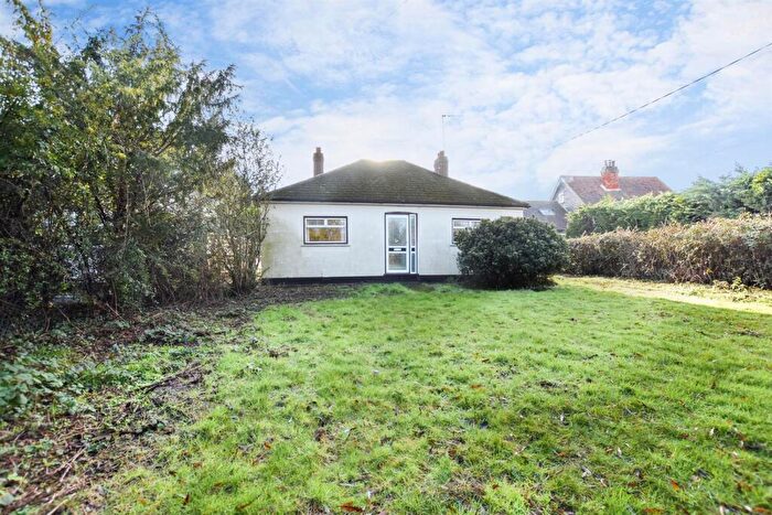 2 Bedroom Detached Bungalow For Sale In Marks Farm Lane, Rettendon Common, Chelmsford, CM3