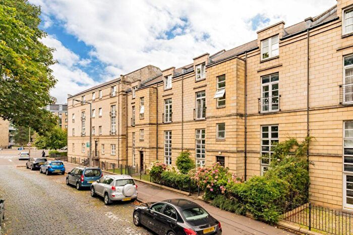 2 Bedroom Flat For Sale In / Hopetoun Crescent, Edinburgh, EH7