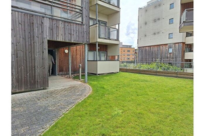 2 Bedroom Flat To Rent In Glenalmond Avenue, Off Brooklands Avenue, Cambridge, CB2