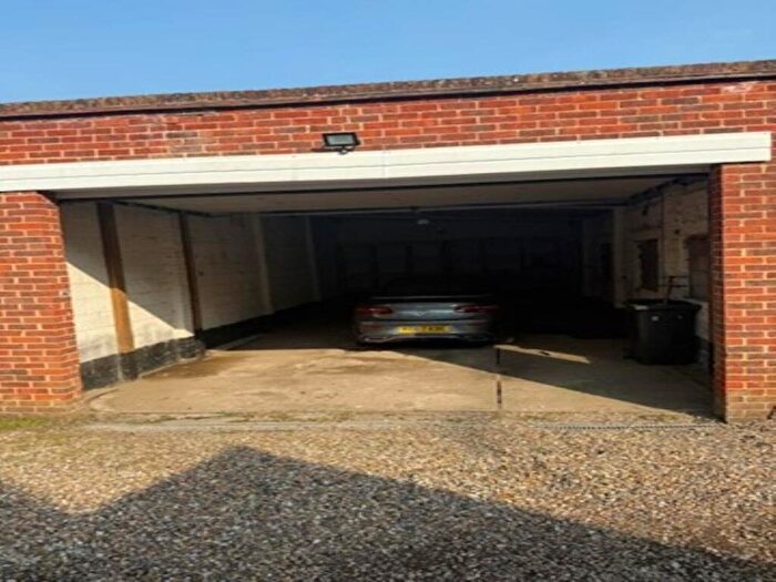 Garage / Parking To Rent In Brockenhurst Road, Ascot, SL5