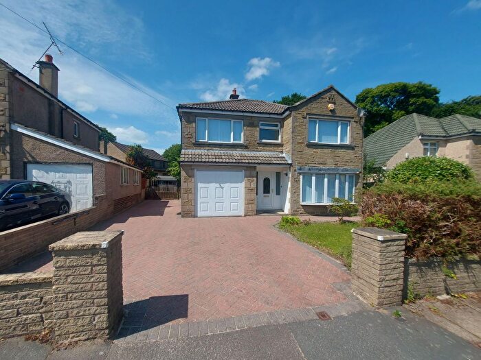 4 Bedroom Detached House To Rent In Woodland Grove, Bradford, BD9