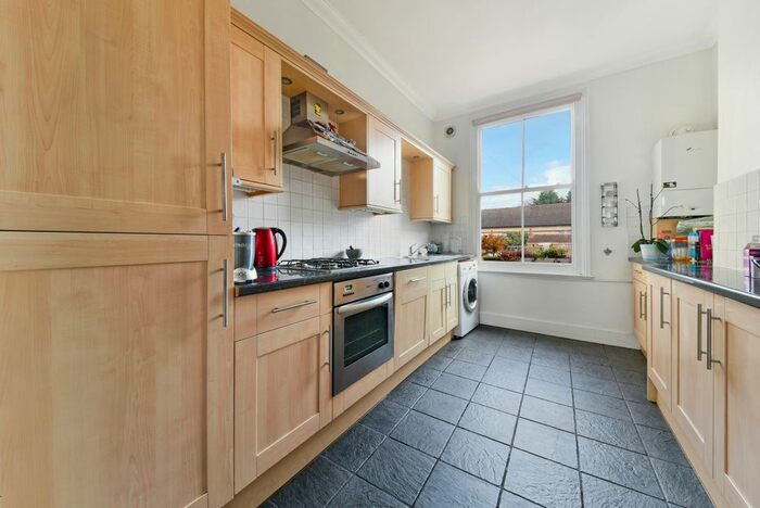 2 Bedroom Flat To Rent In Westow Street, London, SE19