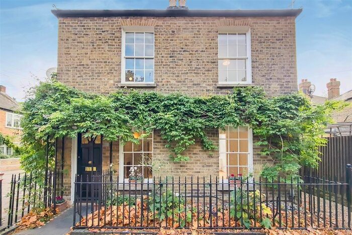 2 Bedroom Detached House To Rent In Cricketers Cottage, Cricketers Arms Road, Enfield, EN2