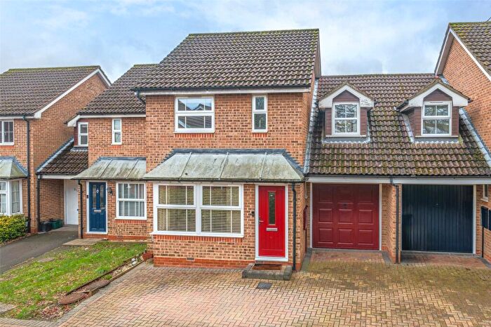 3 Bedroom Semi Detached House For Sale In Bartholomew Place, Warfield, Berkshire, RG42