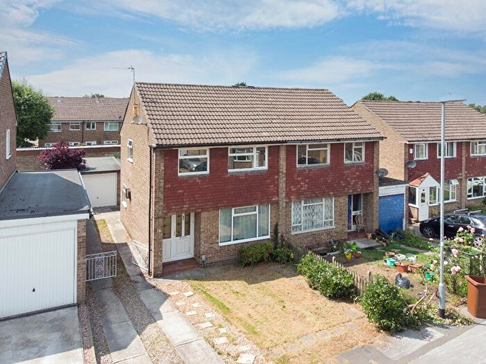 3 Bedroom Semi-Detached House To Rent In Turnberry Rise, Alwoodley, Leeds, LS17