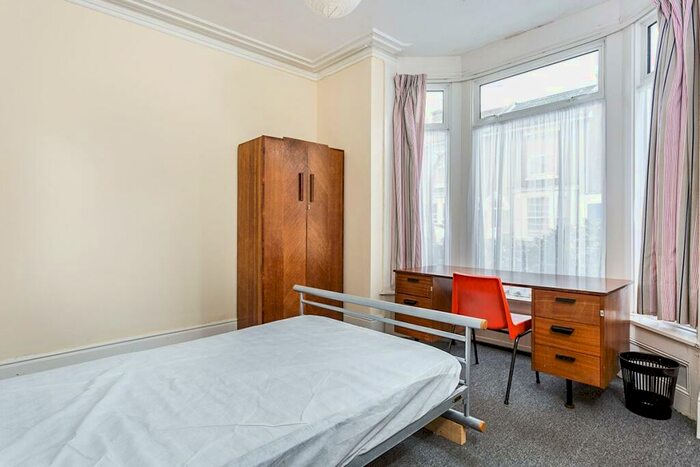 5 Bedroom House To Rent In Montgomerie Road, Southsea, PO5