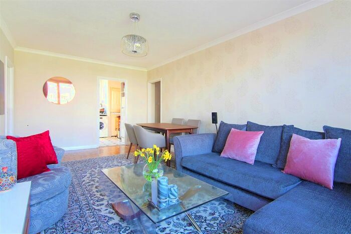 2 Bedroom Flat To Rent In Kersfield Road, London, SW15