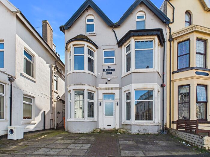 6 Bedroom Block Of Flats For Sale In Wellington Road, Blackpool, FY1