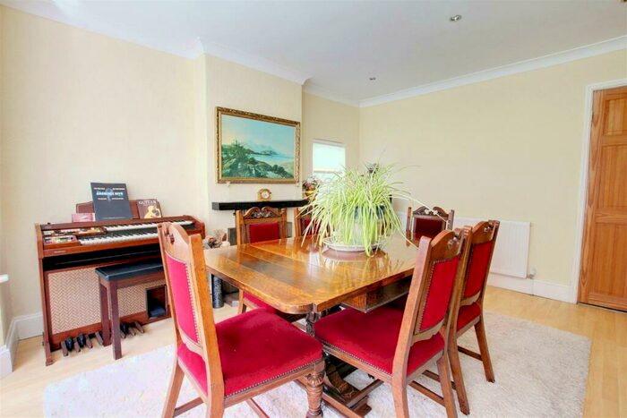 5 Bedroom Detached House For Sale In The Crescent, Sandilands, LN12
