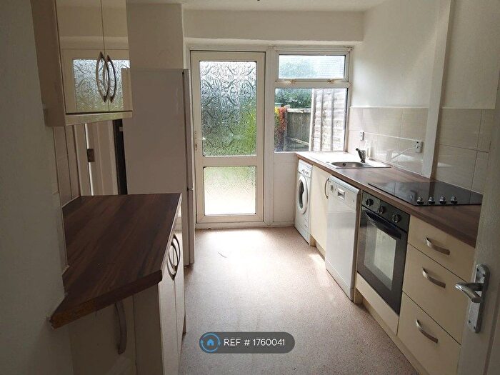 4 Bedroom Semi-Detached House To Rent In Short Acre, Basildon, SS14