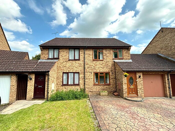 3 Bedroom Semi-Detached House To Rent In Rupert Kettle Drive, Southam, CV47