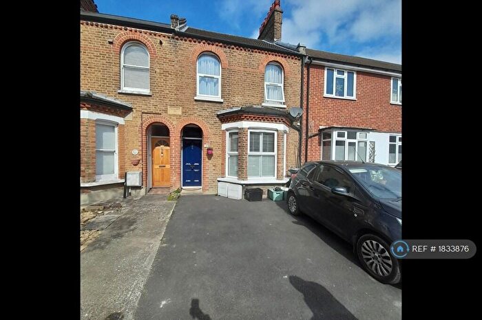 2 Bedroom Flat To Rent In Birkbeck Road, Beckenham, BR3