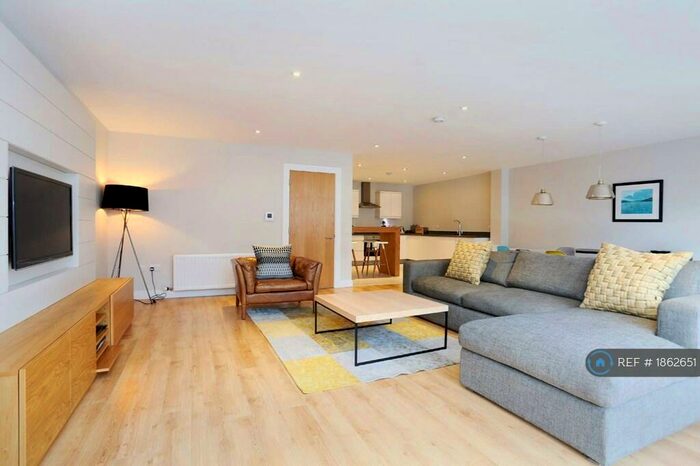 1 Bedroom Flat To Rent In Shandwick Place, Edinburgh, EH2