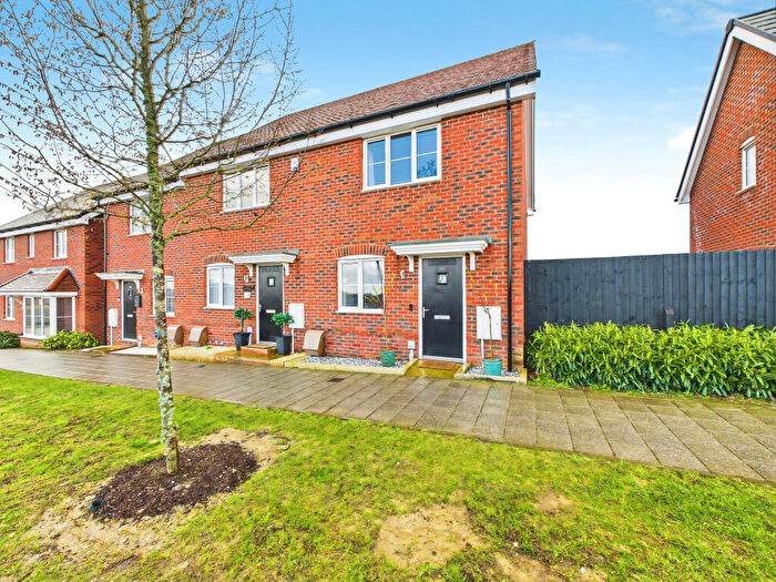 2 Bedroom End Of Terrace House For Sale In Somerset Road, Faygate, Horsham, West Sussex, RH12