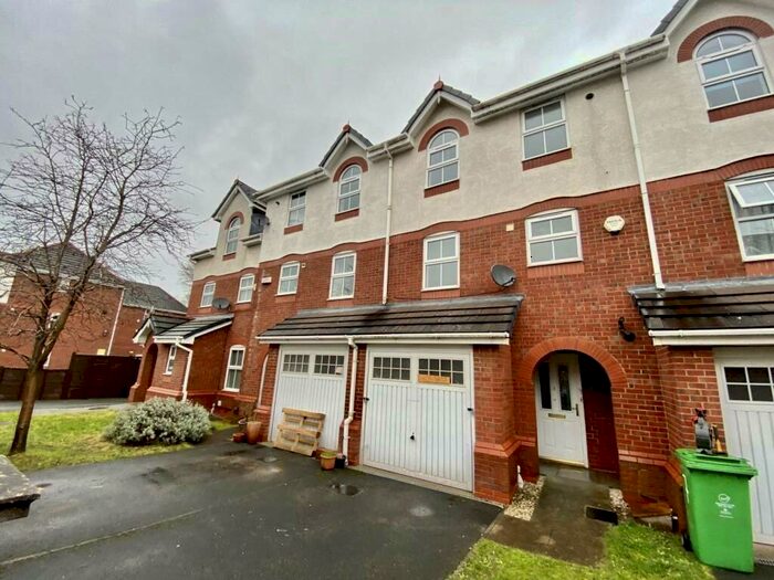 4 Bedroom House To Rent In Whimberry Way, Withington, M20