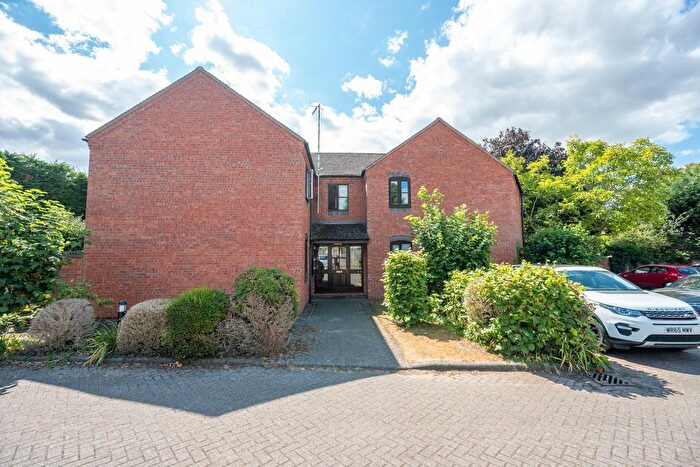 2 Bedroom Flat For Sale In Bryan Mews, Bidford-On-Avon, Alcester, B50