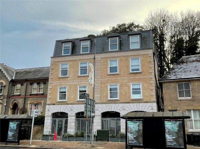 2 Bedroom Flat To Rent In City Road, Winchester, Hampshire, SO23