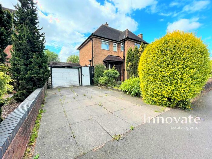 3 Bedroom Detached House To Rent In Victoria Avenue, Bloxwich, Walsall, WS3
