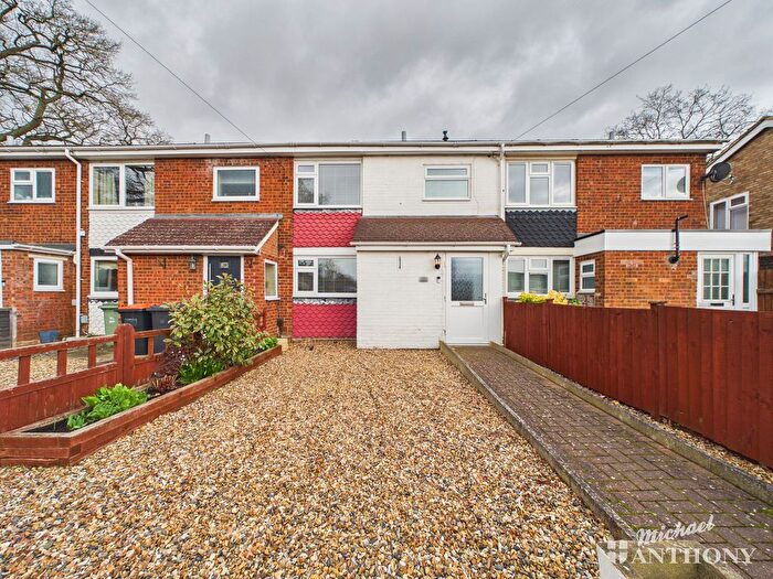 3 Bedroom Terraced House For Sale In Nelson Road, Leighton Buzzard, Bedfordshire, LU7