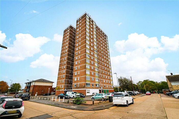 2 Bedroom Flat For Sale In Thaxted House, Siviter Way, Dagenham, RM10