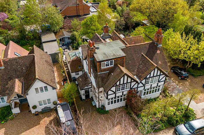 3 Bedroom Semi Detached House For Sale In Abbey Road, Bourne End, SL8