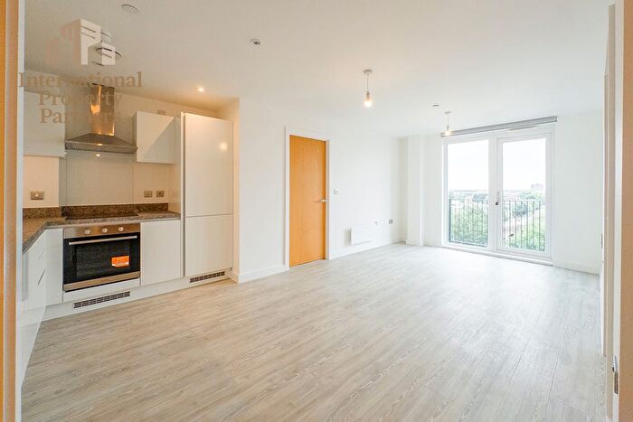 2 Bedroom Flat To Rent In Middlewood Plaza, Craven Street, Salford, M5