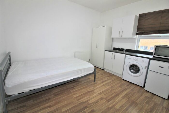 Studio To Rent In Hollies, High Street, Potters Bar EN6