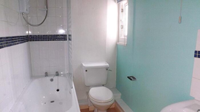 2 Bedroom Flat To Rent In Maiden Street, Barnstaple, EX31