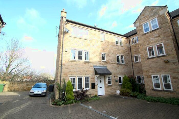 4 Bedroom Town House To Rent In Micklethwaite Stables, Wetherby, LS22