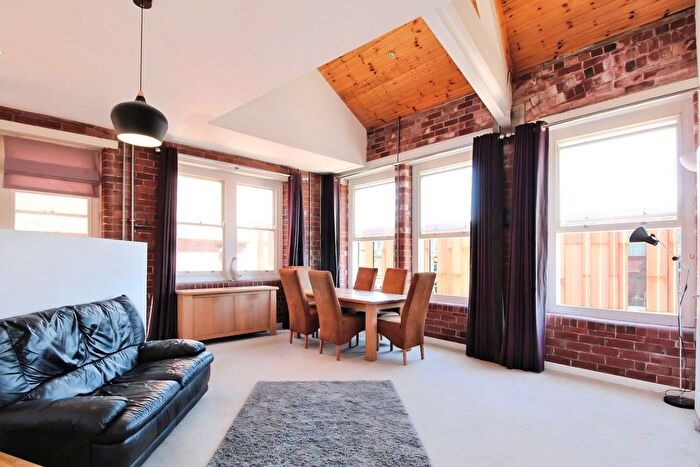 2 Bedroom Flat To Rent In Harewood Street, Leeds, West Yorkshire, LS2