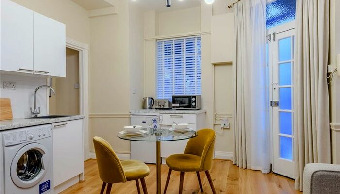 1 Bedroom Flat To Rent In Park Road, London, NW8