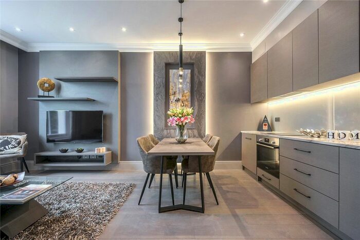 2 Bedroom Flat To Rent In Queensborough Terrace, Bayswater, W2